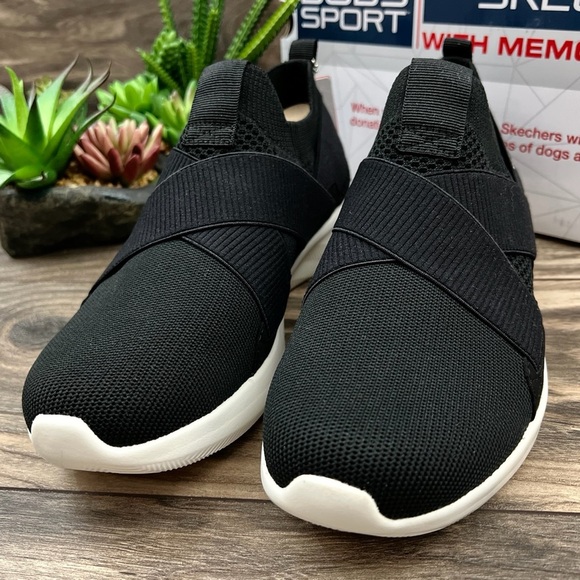 NIB Skechers 8W WIDE FIT Bobs Sport Bob Squad 2 Slip On Sneaker Black - Picture 3 of 12
